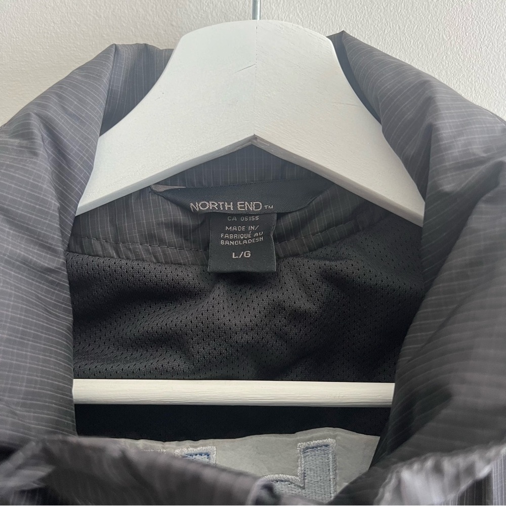 Mobil 1 Racing Jacket - Picture 5 of 7